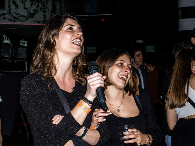 tours and travel in chile, Noche de karaoke - 1
