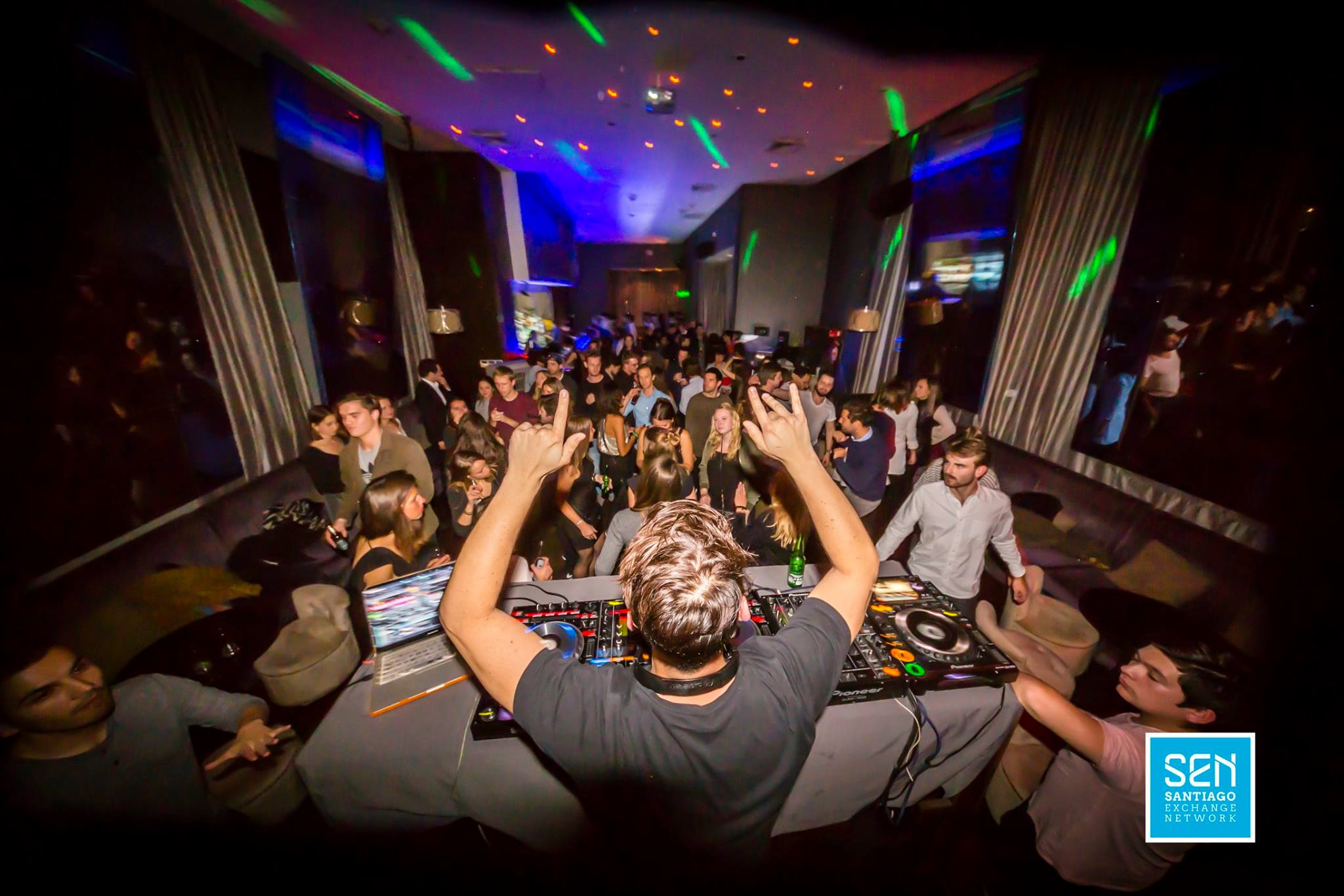 exchange students parties in santiago, Meeting Electronic - 0