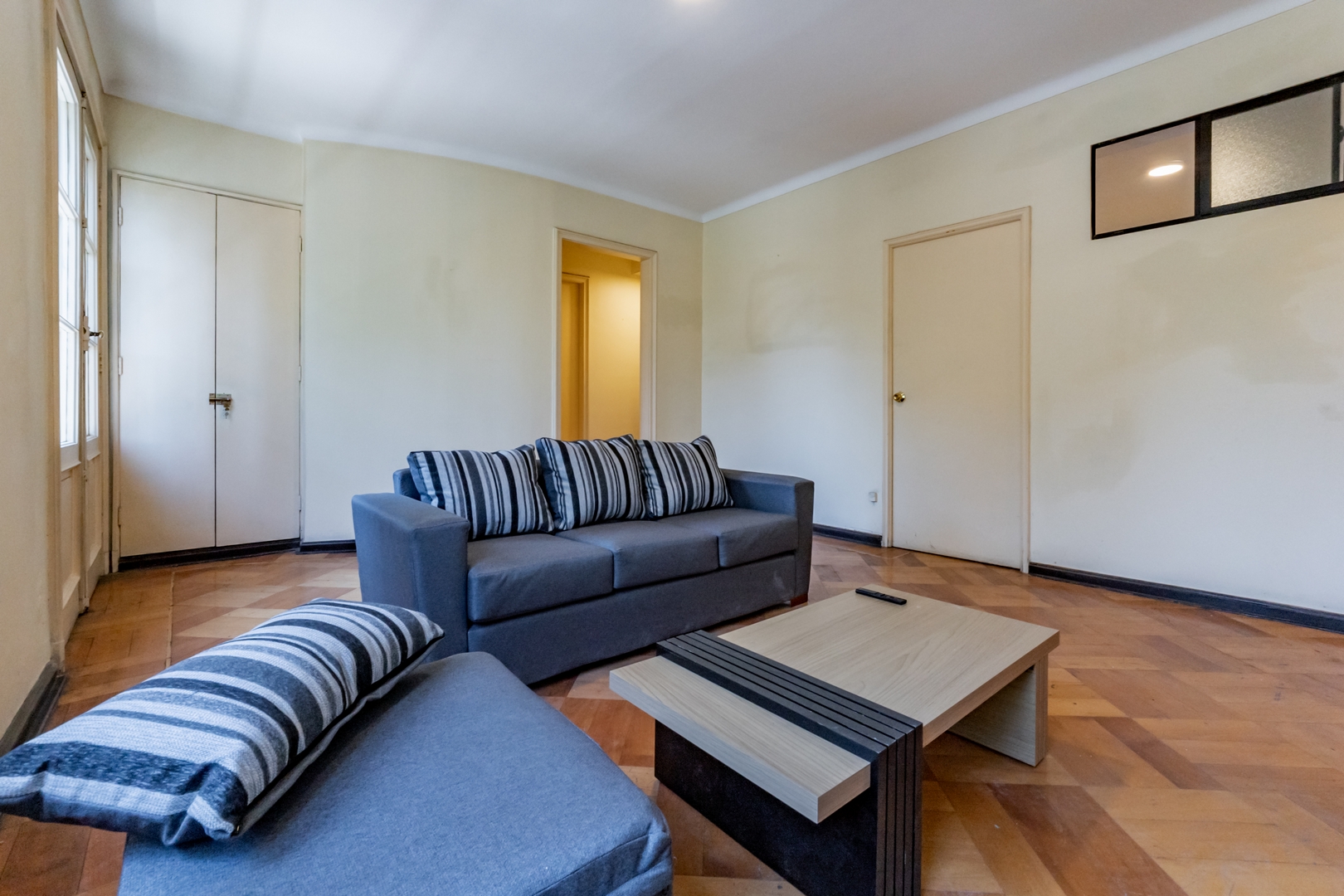 tours and travel in chile, Apartment Escuela Militar - 0