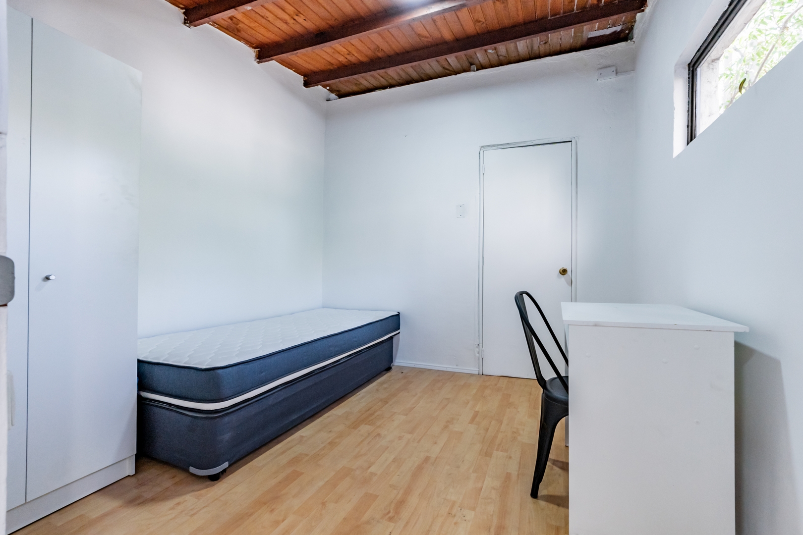 Habitación Individual Grande con Baño Privado #8